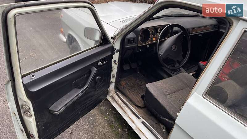 Седан ГАЗ 24-10 Волга 1988 в Києві