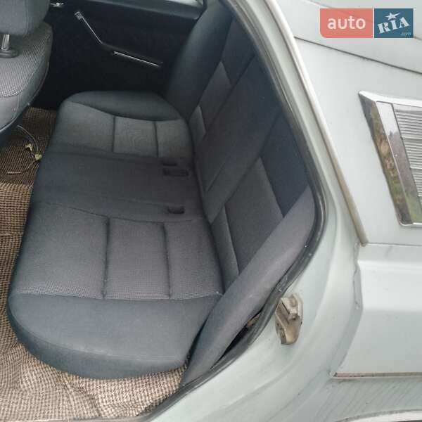 Седан ГАЗ 24-10 Волга 1988 в Києві