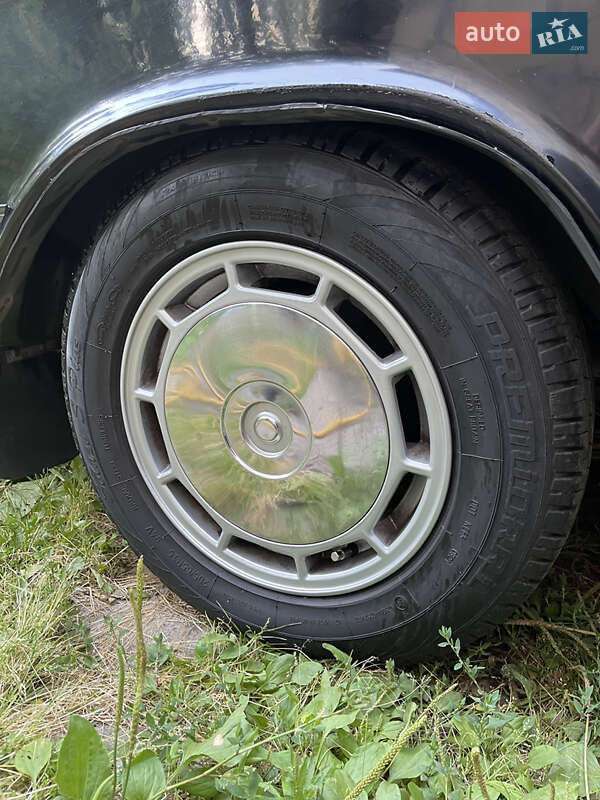 Седан ГАЗ 24 Волга 1983 в Києві