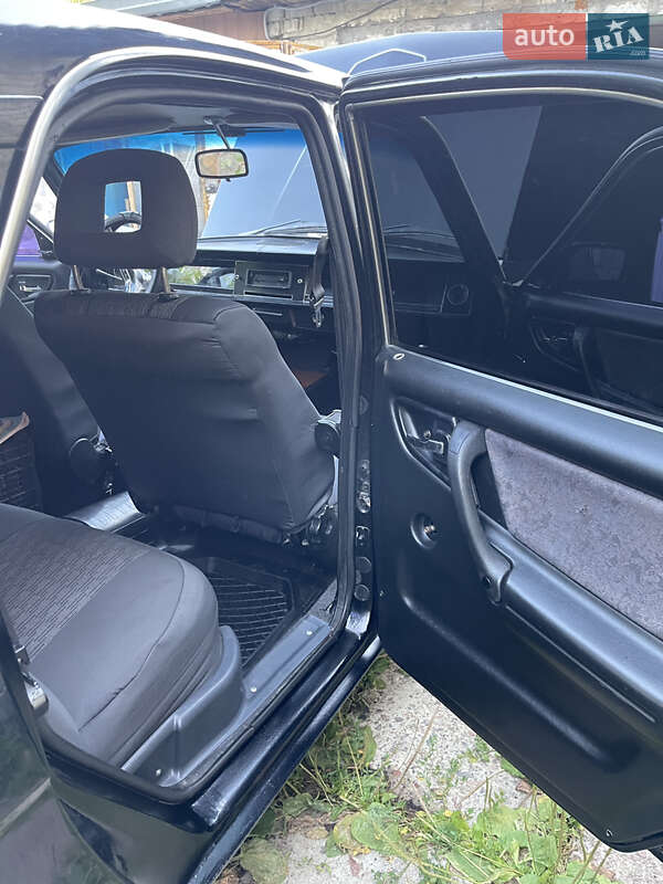 Седан ГАЗ 24 Волга 1983 в Києві
