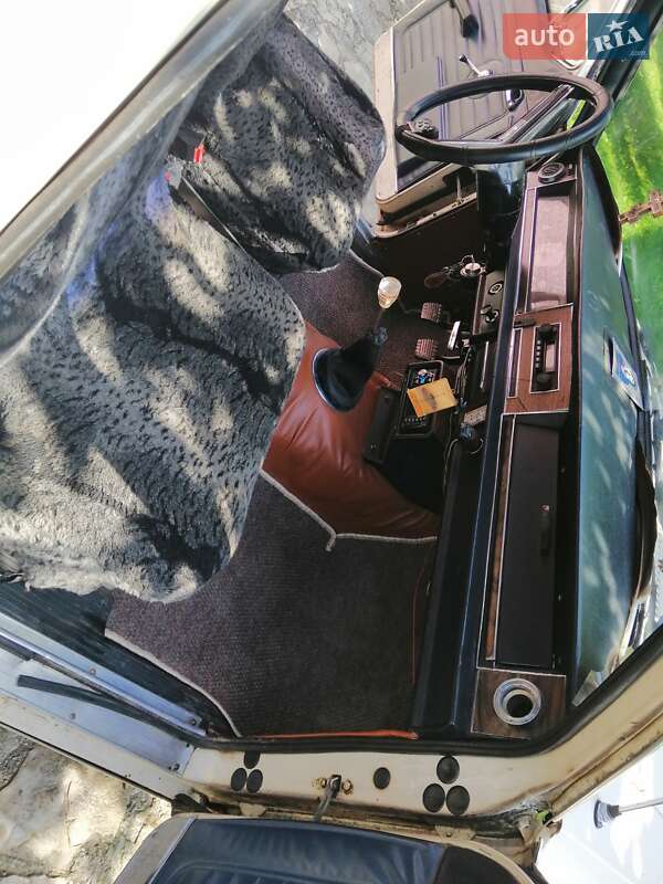 Седан ГАЗ 24 Волга 1983 в Черновцах фото 2 Седан ГАЗ 24 Волга 1983 в Черновцах