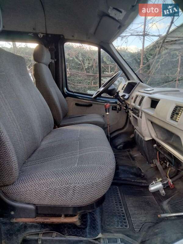 Вантажопасажирський фургон ГАЗ 2752 Соболь 2001 в Одесі