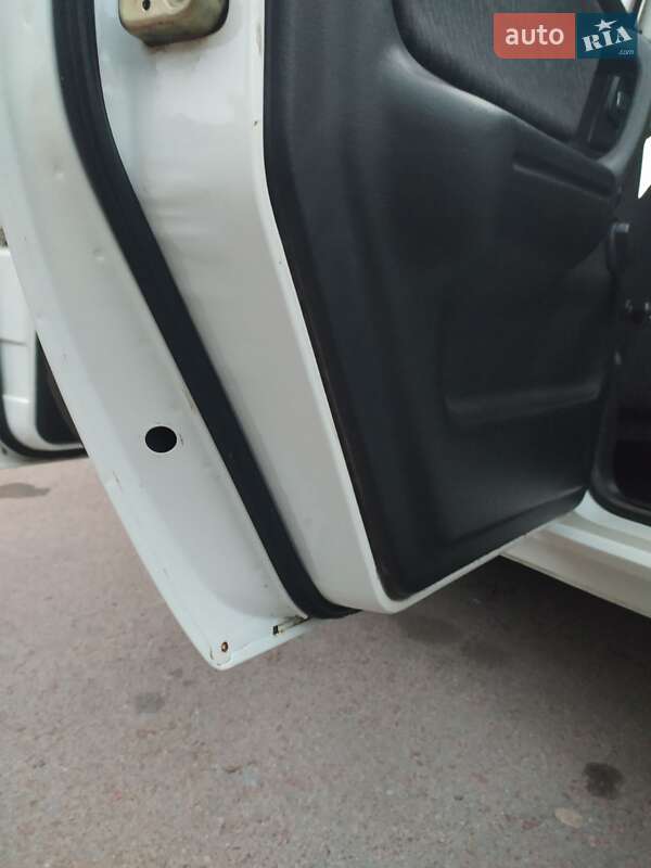 Седан ГАЗ 3110 Волга 2003 в Чернигове фото 26 Седан ГАЗ 3110 Волга 2003 в Чернигове