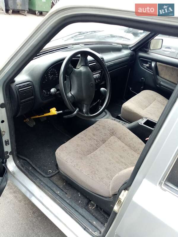 Седан ГАЗ 3110 Волга 2003 в Киеве