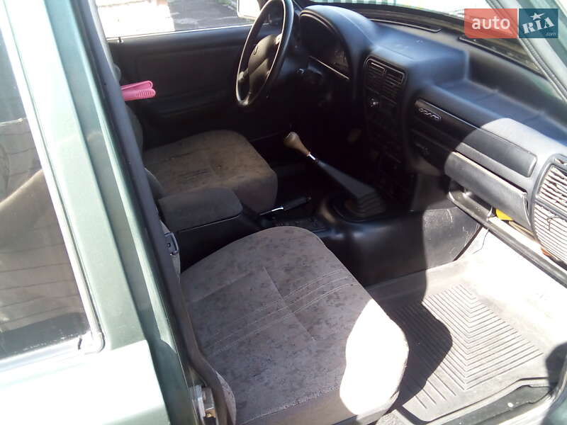 Седан ГАЗ 3110 Волга 2002 в Львові
