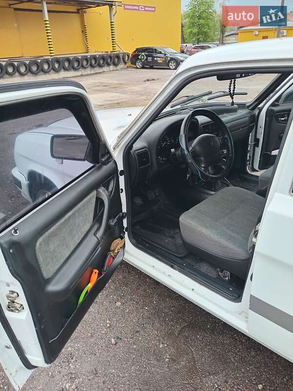 Седан ГАЗ 3110 Волга 2003 в Черкасах
