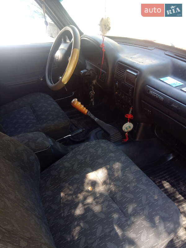 Седан ГАЗ 3110 Волга 2000 в Одесі фото 5 Седан ГАЗ 3110 Волга 2000 в Одесі
