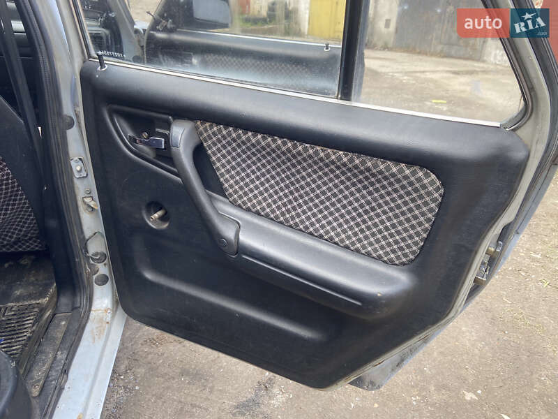 Седан ГАЗ 3110 Волга 1999 в Львове