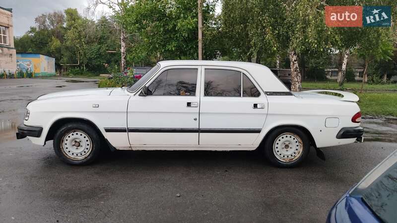 Седан ГАЗ 3110 Волга 2000 в Першотравенске