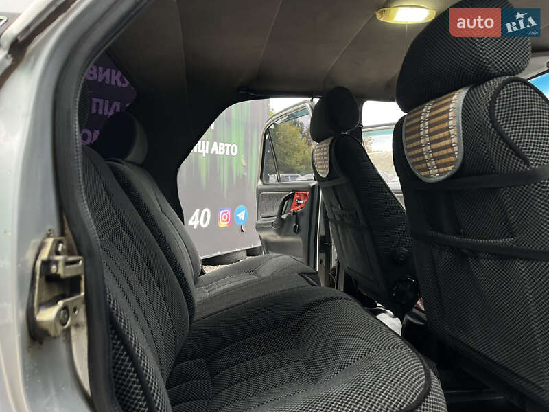 Седан ГАЗ 3110 Волга 2002 в Харкові