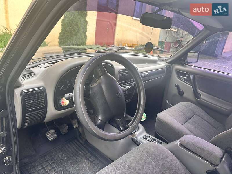 Седан ГАЗ 3110 Волга 2001 в Бердичеве фото 9 Седан ГАЗ 3110 Волга 2001 в Бердичеве