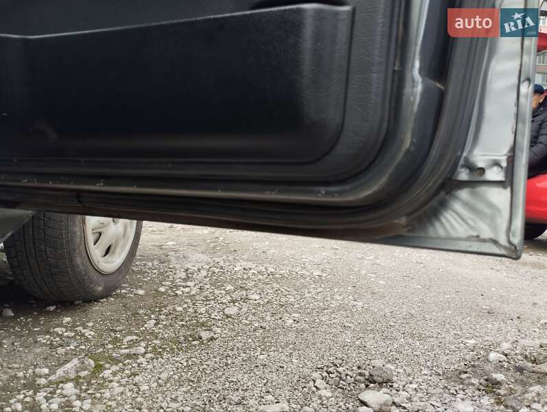 Седан ГАЗ 3110 Волга 2002 в Запоріжжі фото 27 Седан ГАЗ 3110 Волга 2002 в Запоріжжі