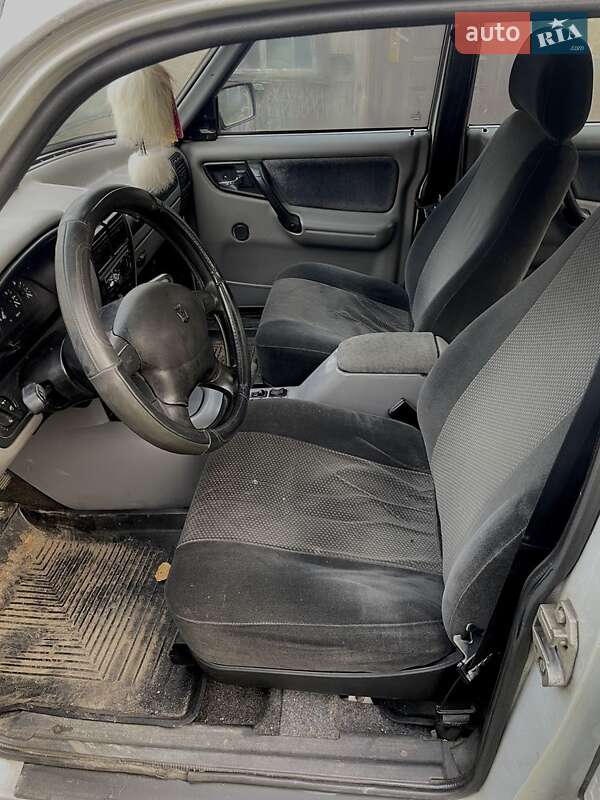 Седан ГАЗ 3110 Волга 2002 в Харькове