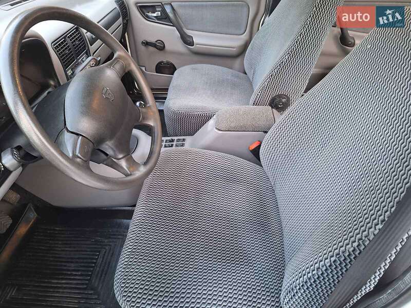 Седан ГАЗ 3110 Волга 2000 в Ізюмі