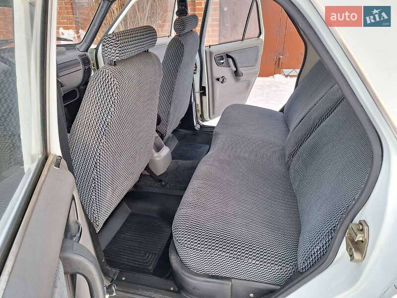 Седан ГАЗ 3110 Волга 2000 в Ізюмі