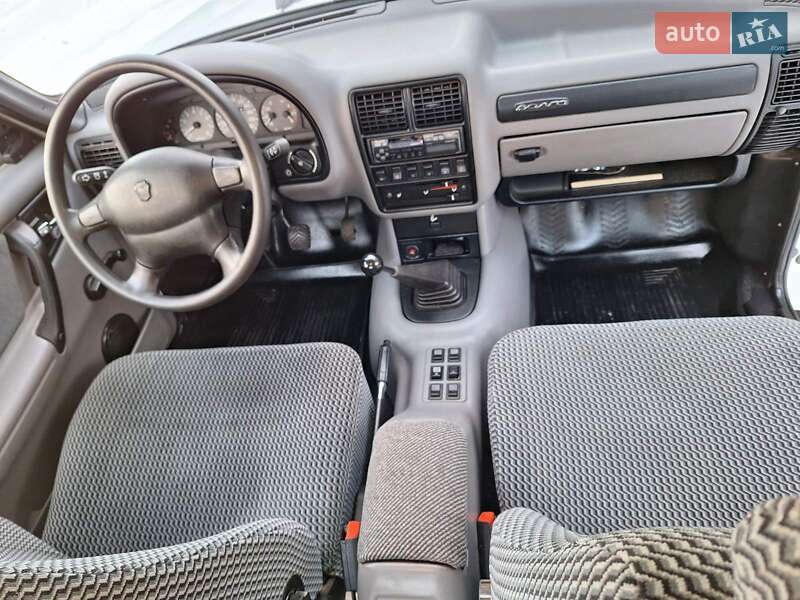 Седан ГАЗ 3110 Волга 2000 в Ізюмі