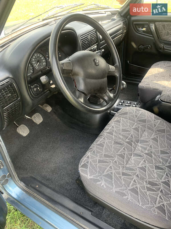 Седан ГАЗ 31105 Волга 2004 в Черняхові