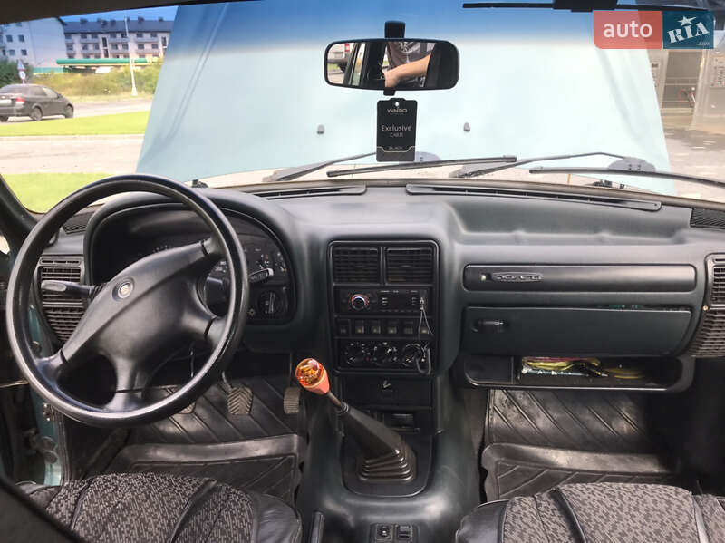 Седан ГАЗ 31105 Волга 2005 в Ужгороде