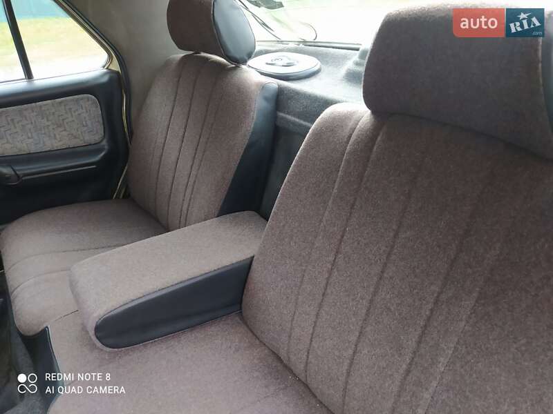 Седан ГАЗ 31105 Волга 2004 в Помічній