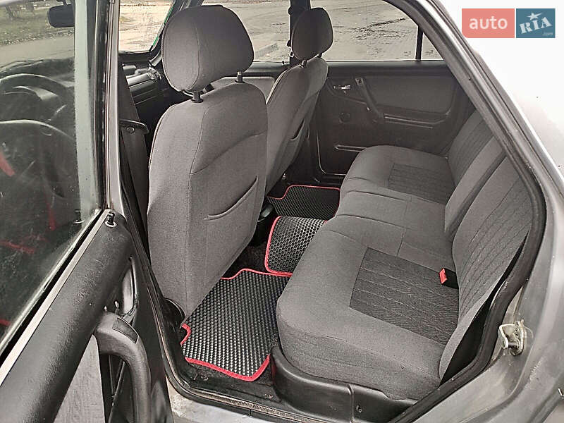 Седан ГАЗ 31105 Волга 2005 в Луцьку