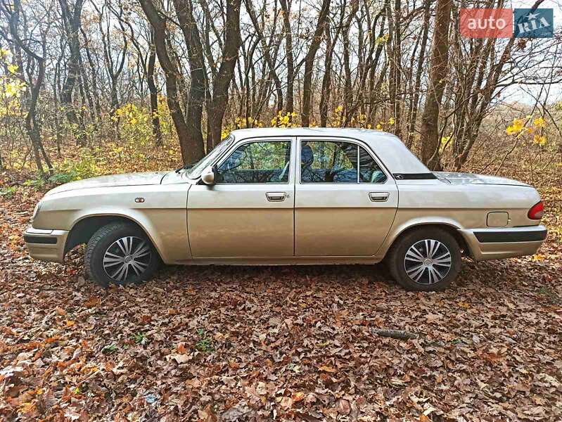 Седан ГАЗ 31105 Волга 2004 в Новомосковську