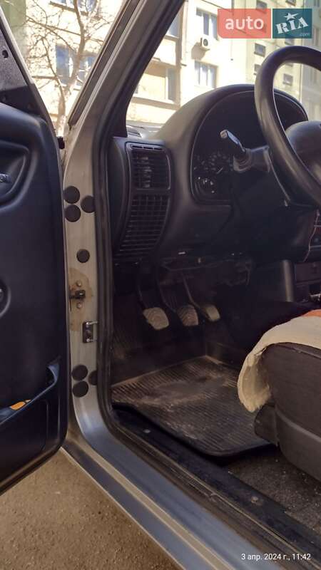 Седан ГАЗ 31105 Волга 2004 в Херсоне