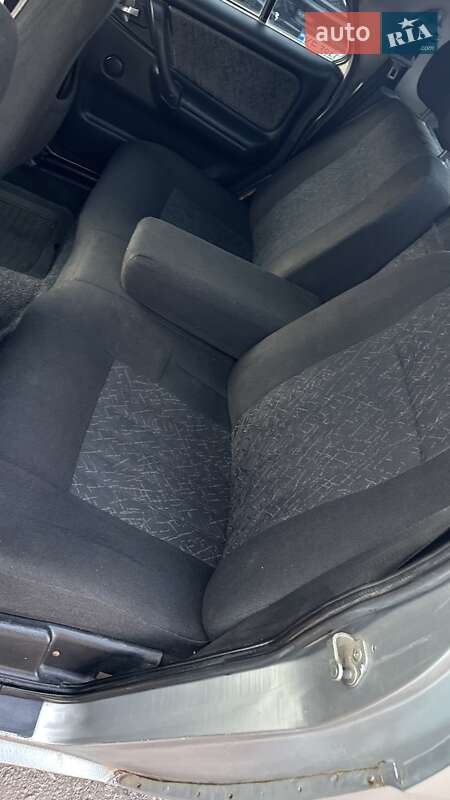 Седан ГАЗ 31105 Волга 2005 в Кривом Роге