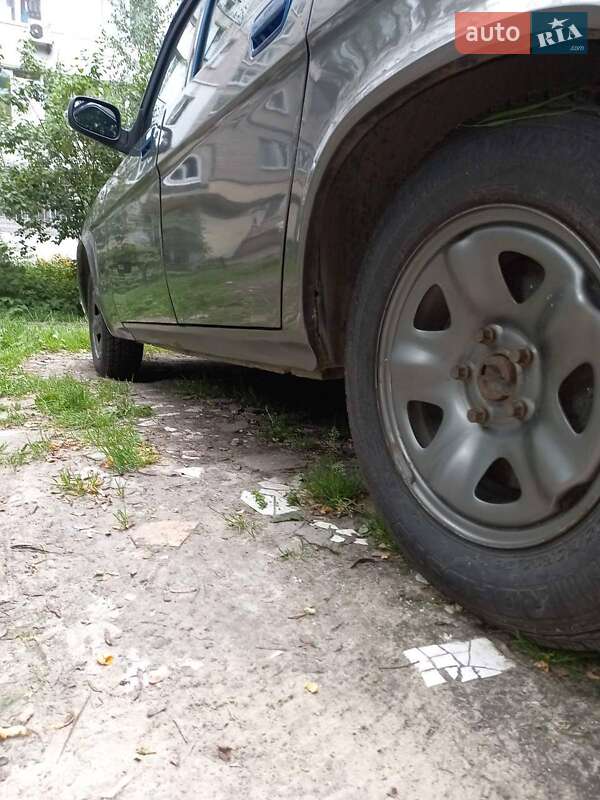 Седан ГАЗ 31105 Волга 2006 в Києві