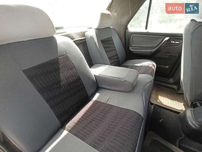 Седан ГАЗ 31105 Волга 2004 в Киеве фото 5 Седан ГАЗ 31105 Волга 2004 в Киеве