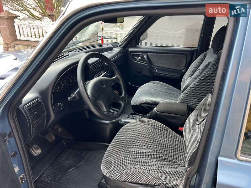 Седан ГАЗ 31105 Волга 2005 в Гусятине