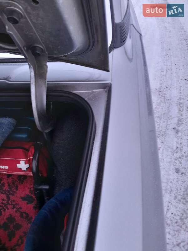 Седан ГАЗ 31105 Волга 2004 в Новому Бузі