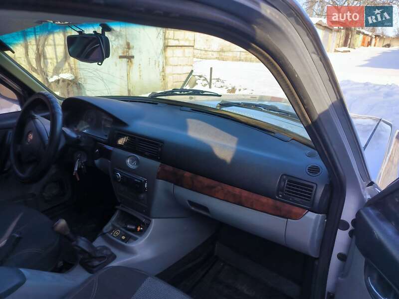 Седан ГАЗ 31105 Волга 2005 в Никополе фото 8 Седан ГАЗ 31105 Волга 2005 в Никополе