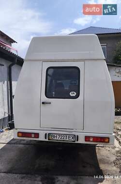 Микроавтобус ГАЗ 3221 Газель 2005 в 