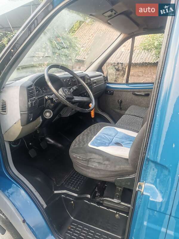 Микроавтобус ГАЗ 32213 Газель 2005 в Коропе