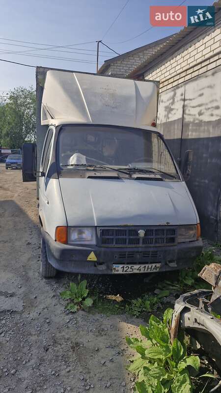 Грузовой фургон ГАЗ 3302 Газель 2000 в 