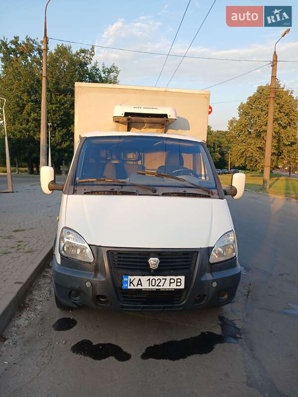 Грузовой фургон ГАЗ 3302 Газель 2005 в 
