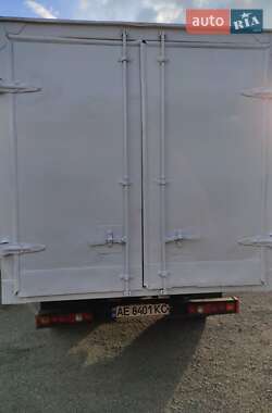 Грузовой фургон ГАЗ 3302 Газель 2005 в 