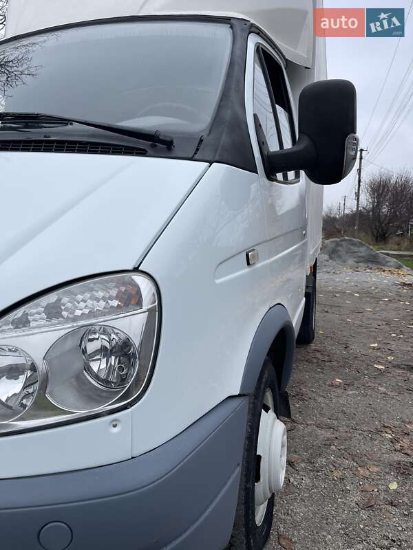Вантажний фургон ГАЗ 3302 Газель 2010 в Запоріжжі