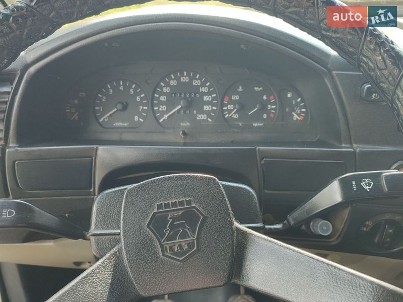 Грузопассажирский фургон ГАЗ 3302 Газель 2003 в Никополе