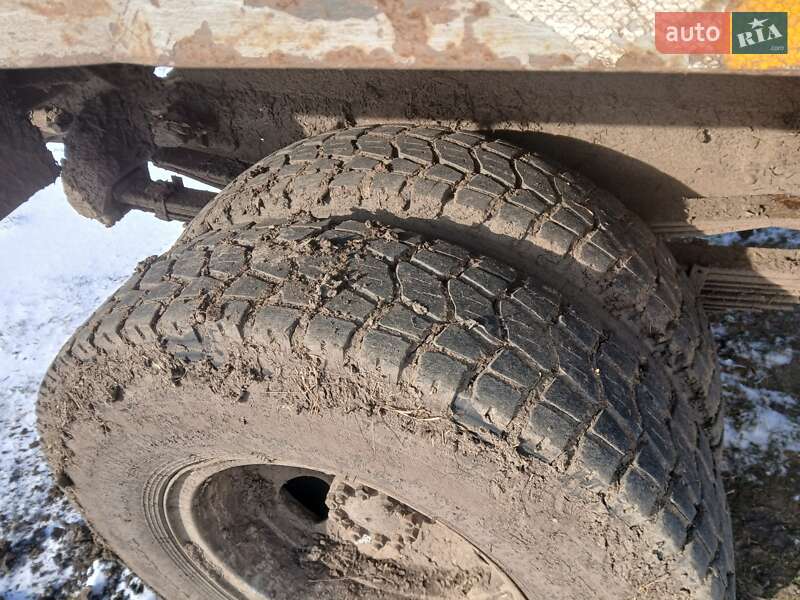 Самосвал ГАЗ 3307 1992 в Голованевске