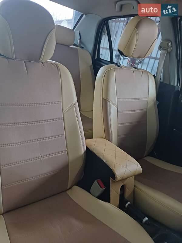 Седан Geely CK-2 2013 в Тетієві