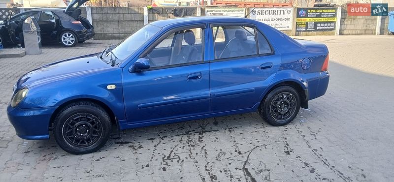 Седан Geely CK 2008 в Чинадієвому