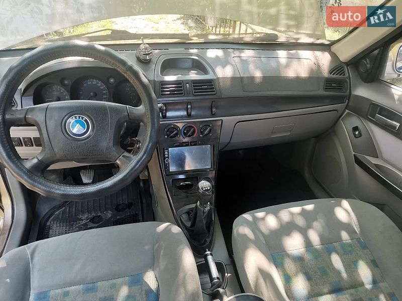 Седан Geely CK 2008 в Градижске