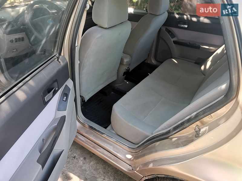 Седан Geely CK 2008 в Градижске