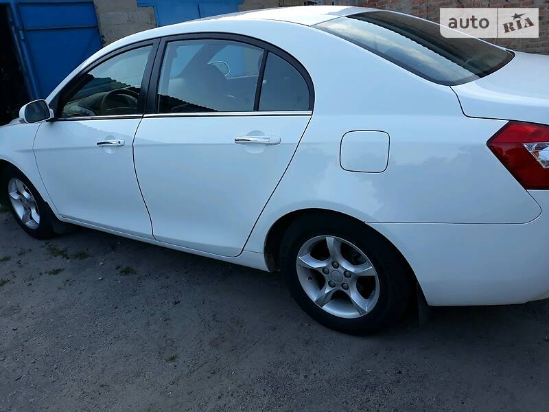 Седан Geely Emgrand 7 (EC7) 2014 в Лохвиці