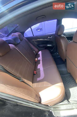 Седан Geely Emgrand 7 (EC7) 2013 в 