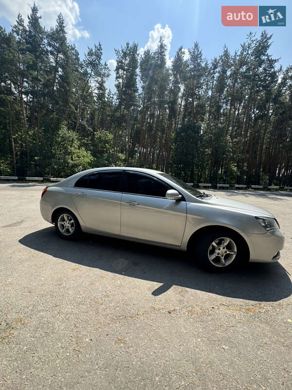 Седан Geely Emgrand 7 (EC7) 2014 в Краснограді