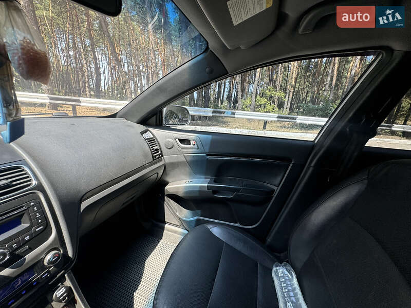 Седан Geely Emgrand 7 (EC7) 2014 в Краснограді