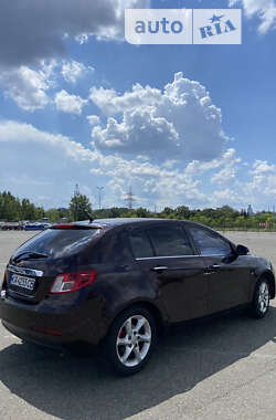 Хэтчбек Geely Emgrand 7 (EC7) 2013 в 