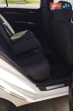 Седан Geely Emgrand 7 (EC7) 2013 в 